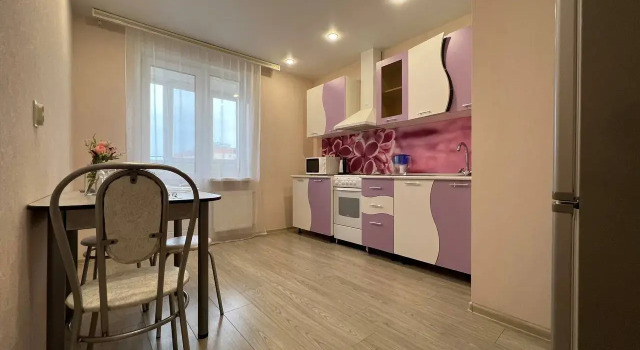 EasyRent on Kirov Avenue 322A building 6, Prenota Appartamento Hotel a Samara con parcheggio, Parcheggio