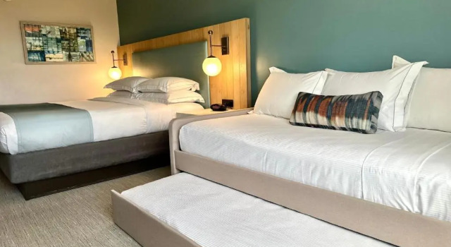 Семейный люкс студия SunCoast Hotel Anaheim, Tapestry Collection by Hilton