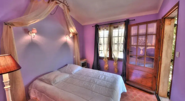 Superb Character House Near the Lovely Village of Tourtour, Забронировать Отель Отели Вара с бассейном, Бассейн