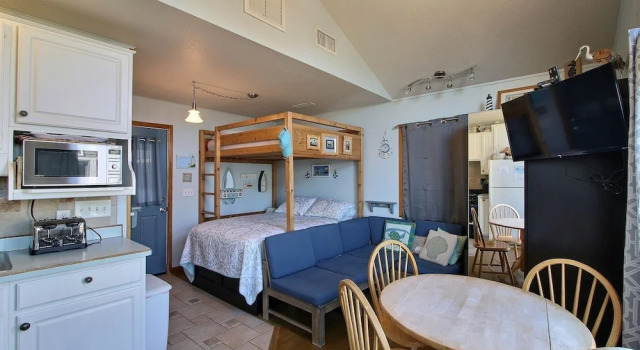 27 Oceans Door East Studio Bedroom Condo by RedAwning