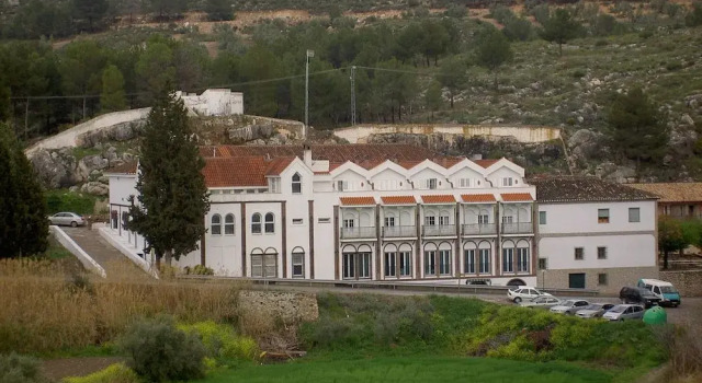 Balneario de Alicún de las Torres, Varaa Hotelli Villanueva de las Torres Granada