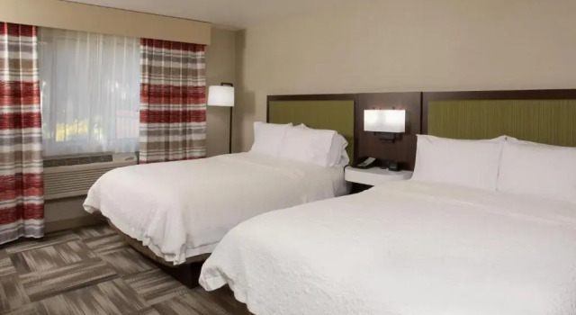 Номер Standard с балконом и с видом на реку Hampton Inn Richland-Tri Cities