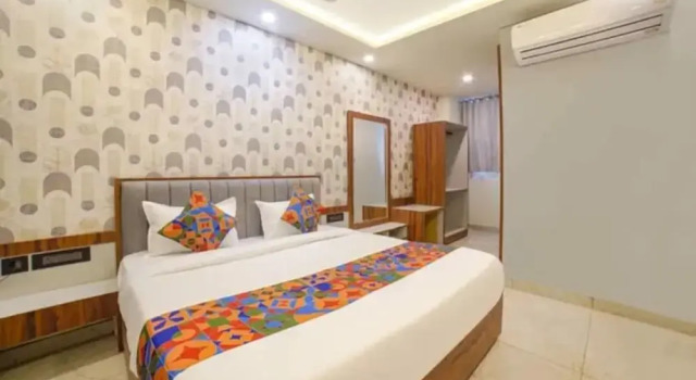 Номер Executive FabHotel Prime Bliss Residency