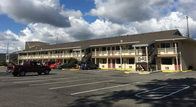 Fairground Inn, Забронировать Мини-отель Отели Монро с парковкой, Парковка