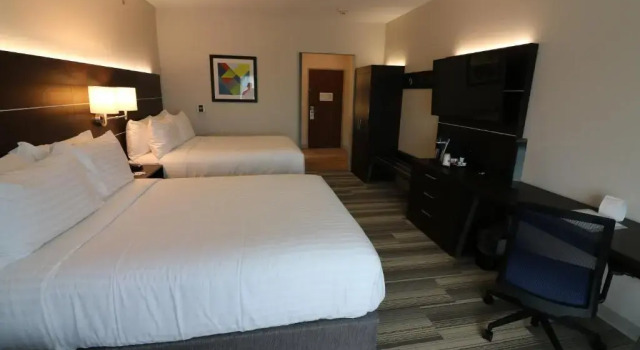 Двухместный люкс Holiday Inn Express & Suites - Coffeyville by IHG