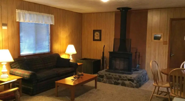 Коттедж c 1 комнатой Bear Paw Lodge & Vacation Homes