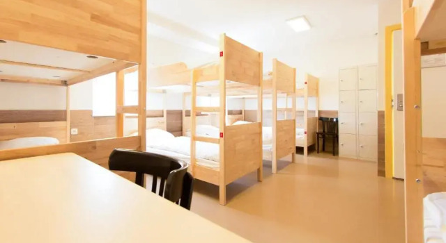 Кровать в общем номере Hotel The Globe