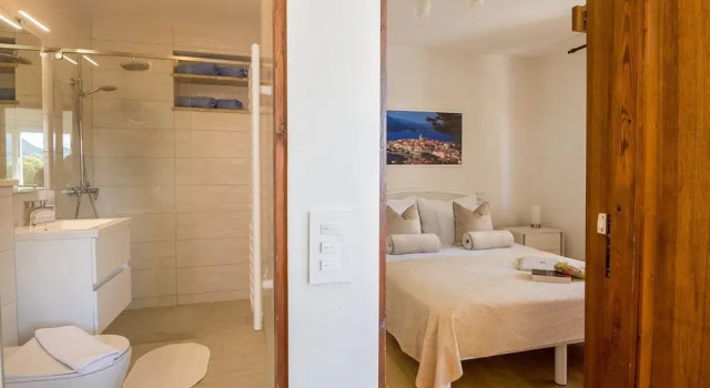 Апартаменты с 2 комнатами с балконом и с видом на море Apartment Karla