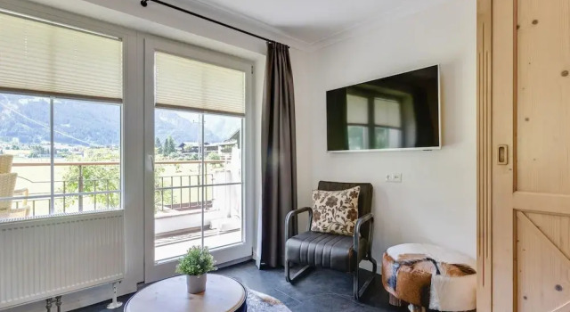 Simplistic Apartment in Mayrhofen With Sauna, Забронировать Апартаменты/квартира Отели Майрхофен с парковкой, Парковка