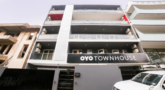 Townhouse 557 Near Golf course road, Забронировать Отель Гургаон Gurgaon Region, рядом с Улица Гольф-Корс-роуд