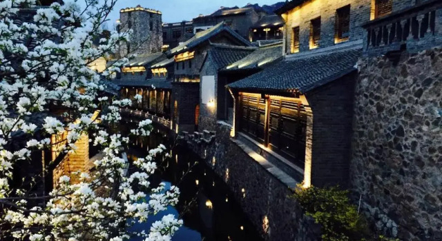 Коттедж с 6 комнатами Gubei Water Town Landscape Villa