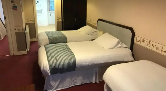 Трёхместный номер Standard The Crown Hotel