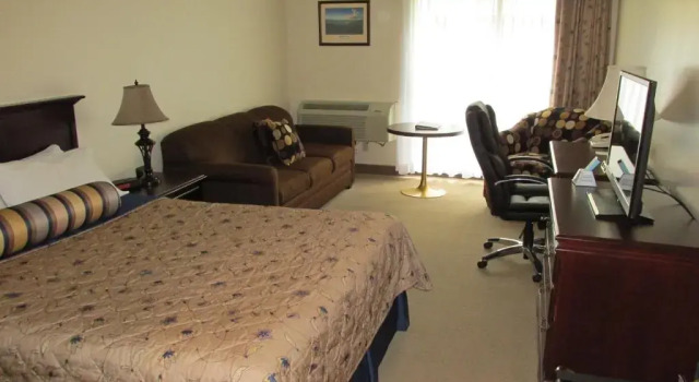 Номер Deluxe The Fredericton Inn