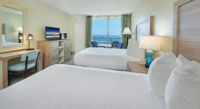 Четырёхместный номер Standard с балконом El Caribe Resort and Conference Center