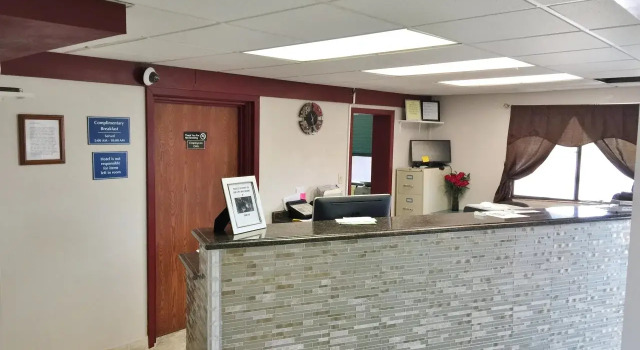 Red Coach Inn and Suites Grand Island NE, Buchen Sie Hotel Grand Island Nebraska