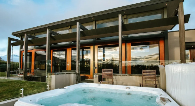 Коттедж Luxury Mt Gold Retreat - Tennis court - Hot Tub