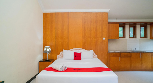Suite RedDoorz near Rumah Sakit Baptis Kediri