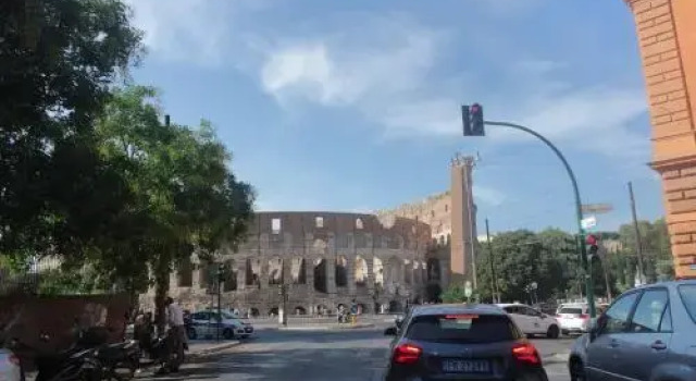 50 Metres From Colosseum, Забронировать Апартаменты/квартира Аурелио Рим, рядом с Piazza della Madonna dei Monti