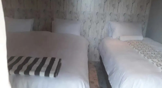 Legae Larona Guest House, Reservar Casa de hóspedes Hotéis em Ga-Ramoga com piscina, Piscina