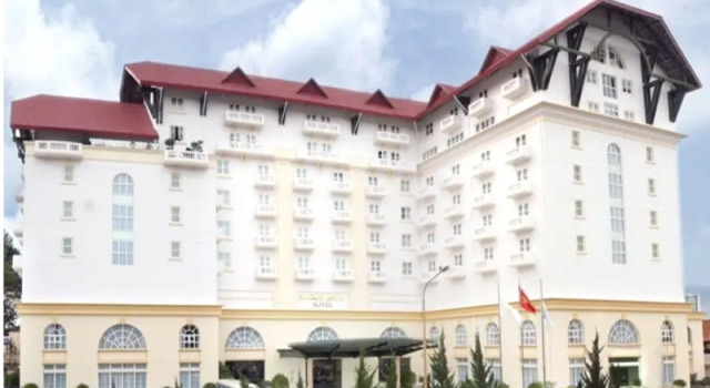 Кровать в общем номере Мансарда Saigon Dalat Hotel