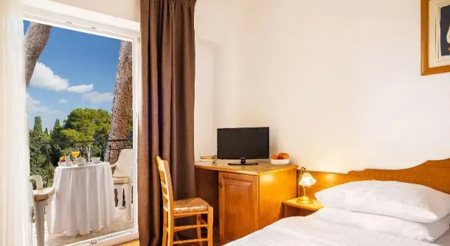 Двухместный номер Standard с балконом и с видом на город Maistra Select Island Hotel Katarina