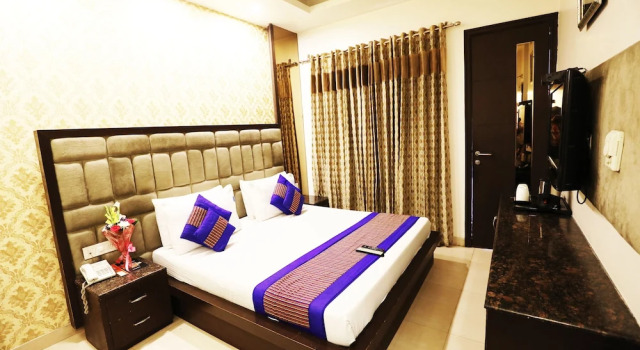 Номер Superior с балконом Hotel Yug Villa
