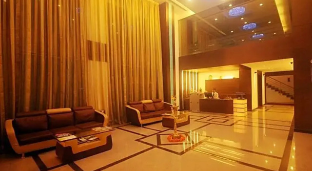 Srinivas Saffron Hotel, Prenota Hotel Malpe Karnataka