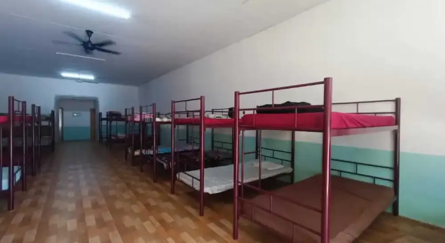 Кровать в общем номере (мужской номер) OYO 90799 Sharhan Residence