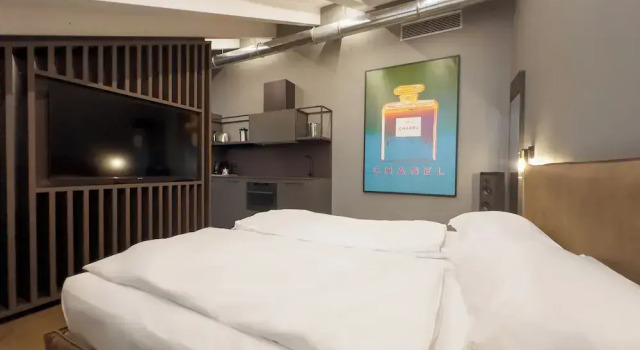 Полулюкс AR Suites&Art