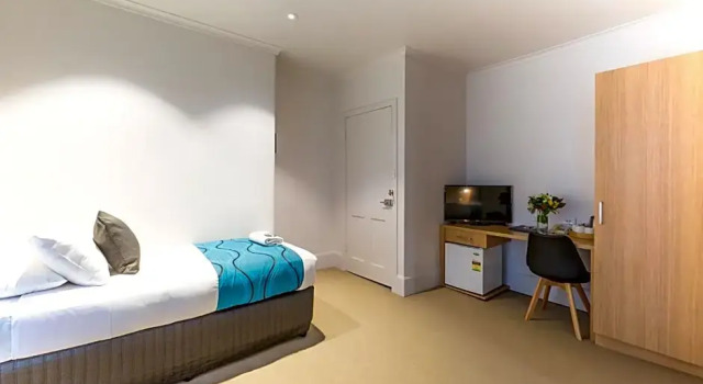 Номер Standard Customs House Hotel