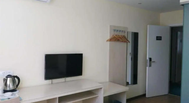 Двухместный номер Business 7Days Inn Zhaotong Hailou Road Wanghai park