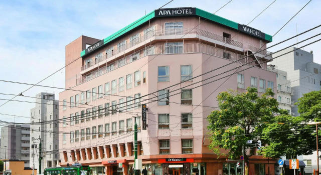 Кровать в общем номере APA Hotel Sapporo Susukino Ekinishi