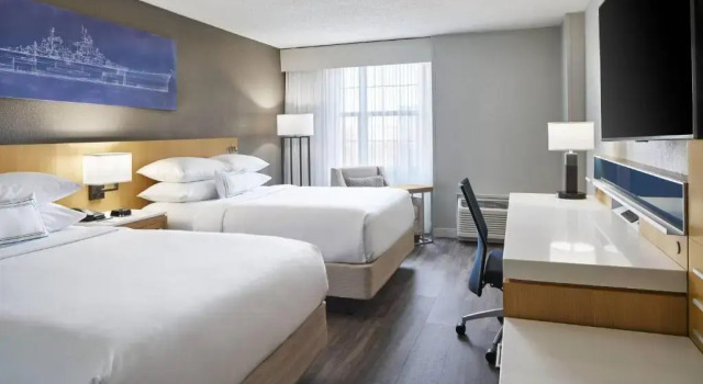 Четырёхместный номер Standard Delta Hotels by Marriott Norfolk Airport