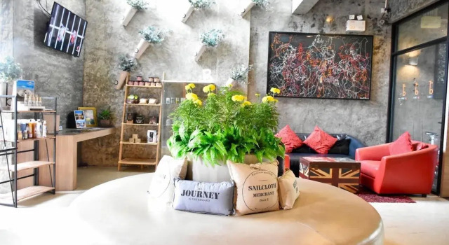 The b Ranong Trend Hotel
