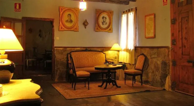 Casa Rural El Hogar, Book Hotel Hotels in Aragon with Parking, Parking
