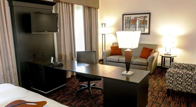 Двухместная студия люкс для некурящих Hampton Inn & Suites Tulsa/Tulsa Hills