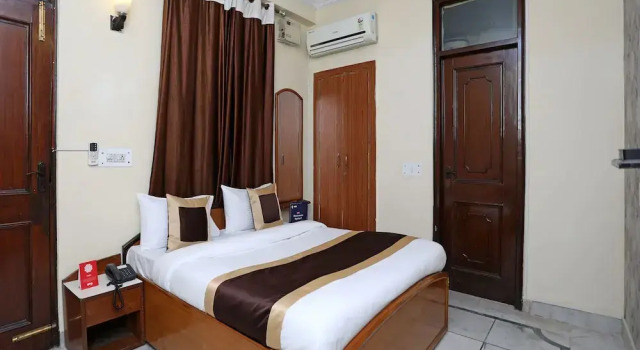 OYO 24421 Classic Hotel