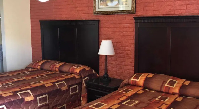 Четырёхместный номер Standard Economy Inn