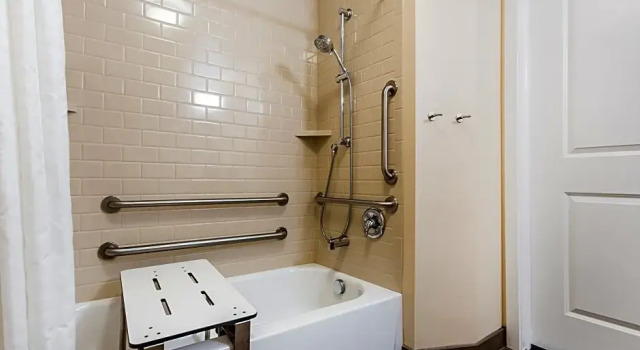 Четырёхместный люкс c 1 комнатой Candlewood Suites Bensalem - Philadelphia Area by IHG