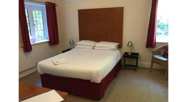 The Admirals Inn Guest House, Забронировать Гостевой дом Гостевые дома Брэкнэлл, рядом с East Berkshire Magistrates' Court Bracknell, Гостевой дом