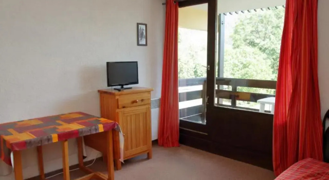 AI208 Studio 4 Pers Proche base de loisirs Carroz