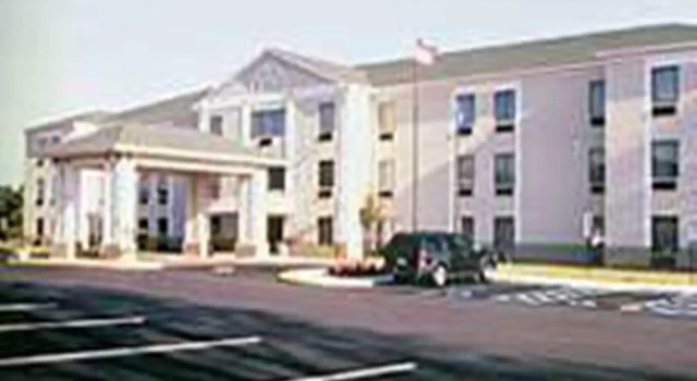 Двухместный номер Standard Holiday Inn Express Hotel & Suites Mt. Holly by IHG