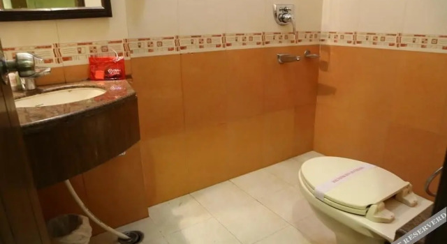 Hotel The Mansion by OYO Rooms, Rezerwuj Hotel Mohali Punjab