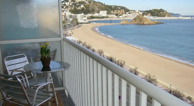 Апартаменты Apartaments El Sorrall