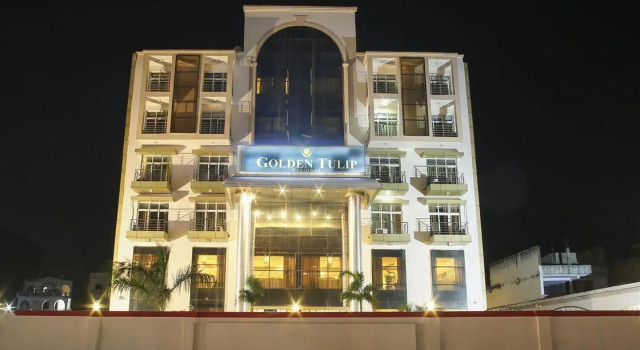 Regenta Central, Haridwar, Rezerwuj Hotel Hotele w Uttarakhand z basenem, Basen