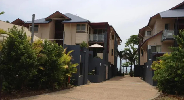 Апартаменты Beach House Apartment 1