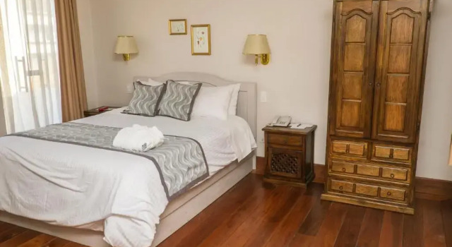 Номер Deluxe La Coupole Hotel