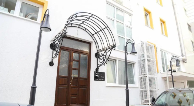 Carpe Diem Apartaments & Hotel, Book Hotel Hotels in Lezhë County with Parking, Parking