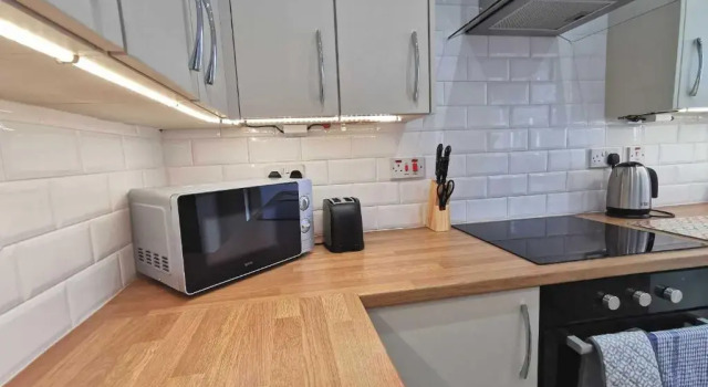 Коттедж Spacious 4BR Home with Garden, Swansea