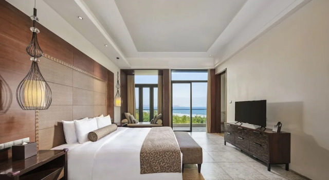 Двухместный люкс с балконом и с видом на океан Wanda Realm Resort Sanya Haitang Bay
